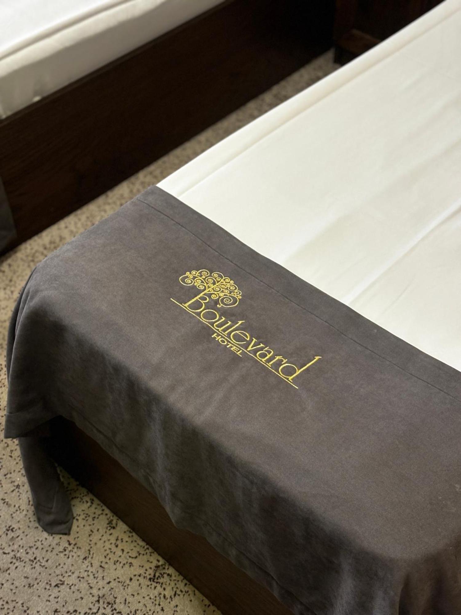 Boulevard Hotel Yerevan Exterior photo