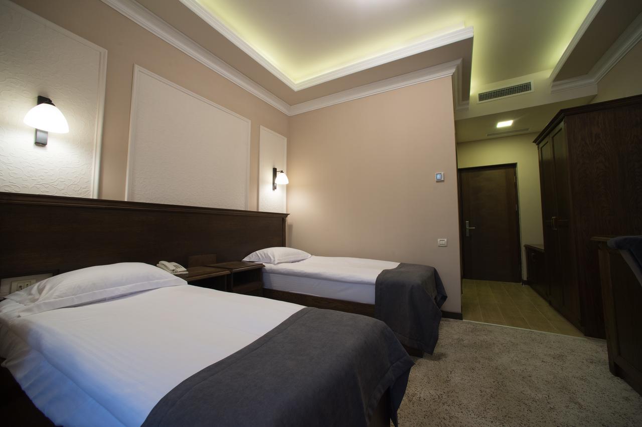 Boulevard Hotel Yerevan Exterior photo