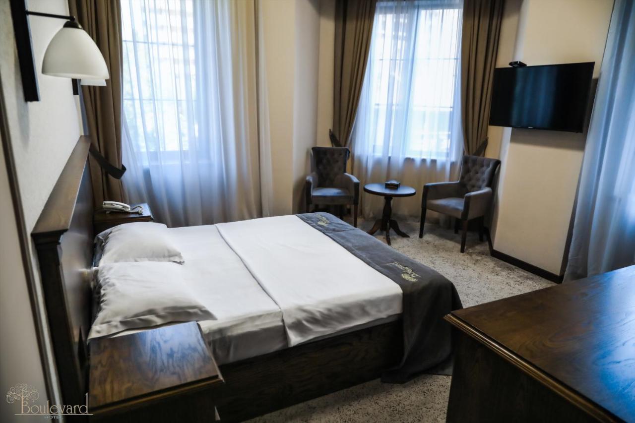 Boulevard Hotel Yerevan Exterior photo
