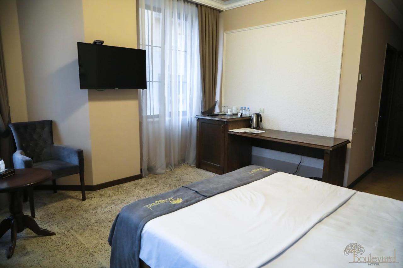 Boulevard Hotel Yerevan Exterior photo